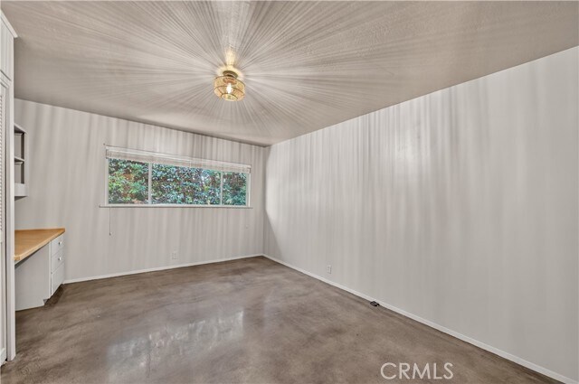 Building Photo - 614 N Glendora Ave
