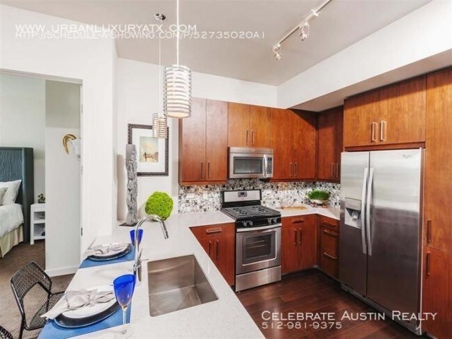 Building Photo - bedroom in Austin TX 78701
