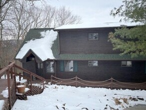 Building Photo - 141 Settlers Ln