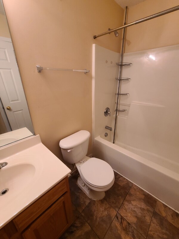 Building Photo - 107 Queensberry Ct