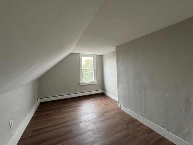 Building Photo - 45 Friend St