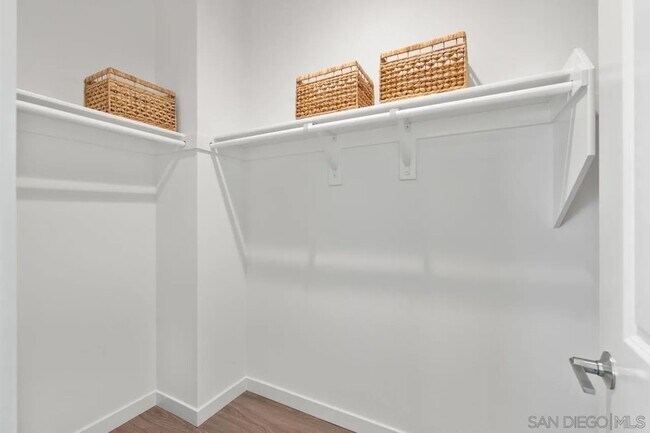 Building Photo - 5005 Avenida Lugano
