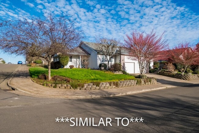 Building Photo - Two Bedroom Duplex in Great Neighborhood, Close to Schools! Pet Friendly!