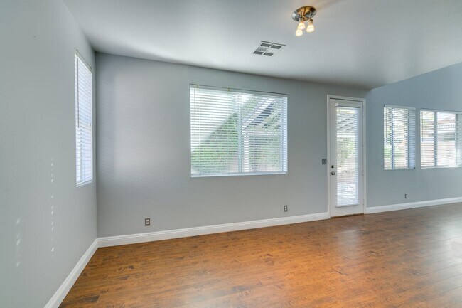 Building Photo - 1707 Millstream Way