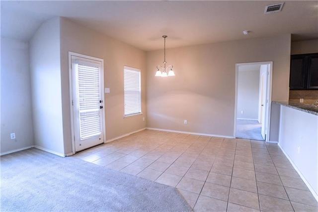 Building Photo - 1025 Lake Grove Dr