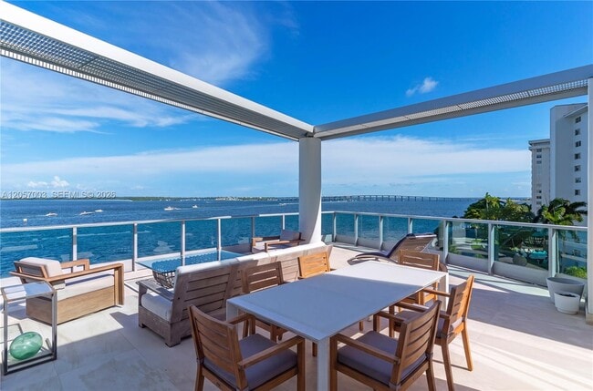 Building Photo - 1331 Brickell Bay Dr