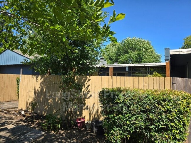 Building Photo - 829 NW 26th