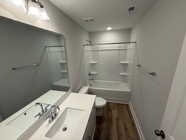 Building Photo - Brand New Townhome in Hickory Ridge School...