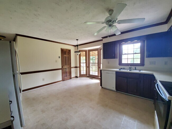 Building Photo - 3508 Gowan Ln