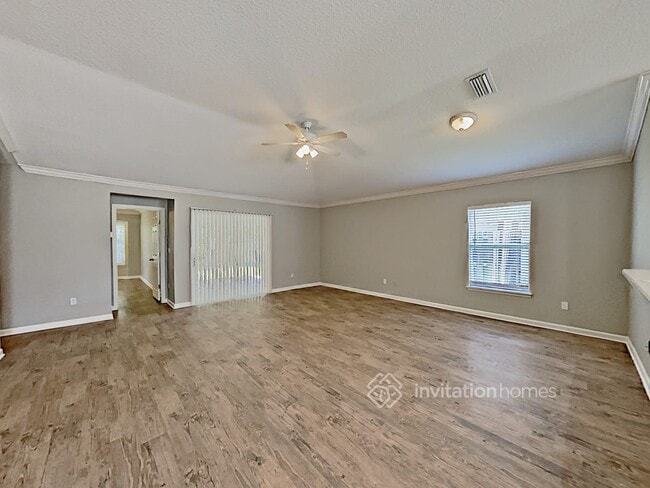 Building Photo - 1800 Ferncreek Dr