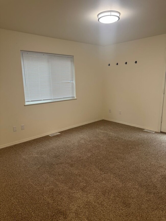 Building Photo - 3 bedroom in Driftwood Bay
