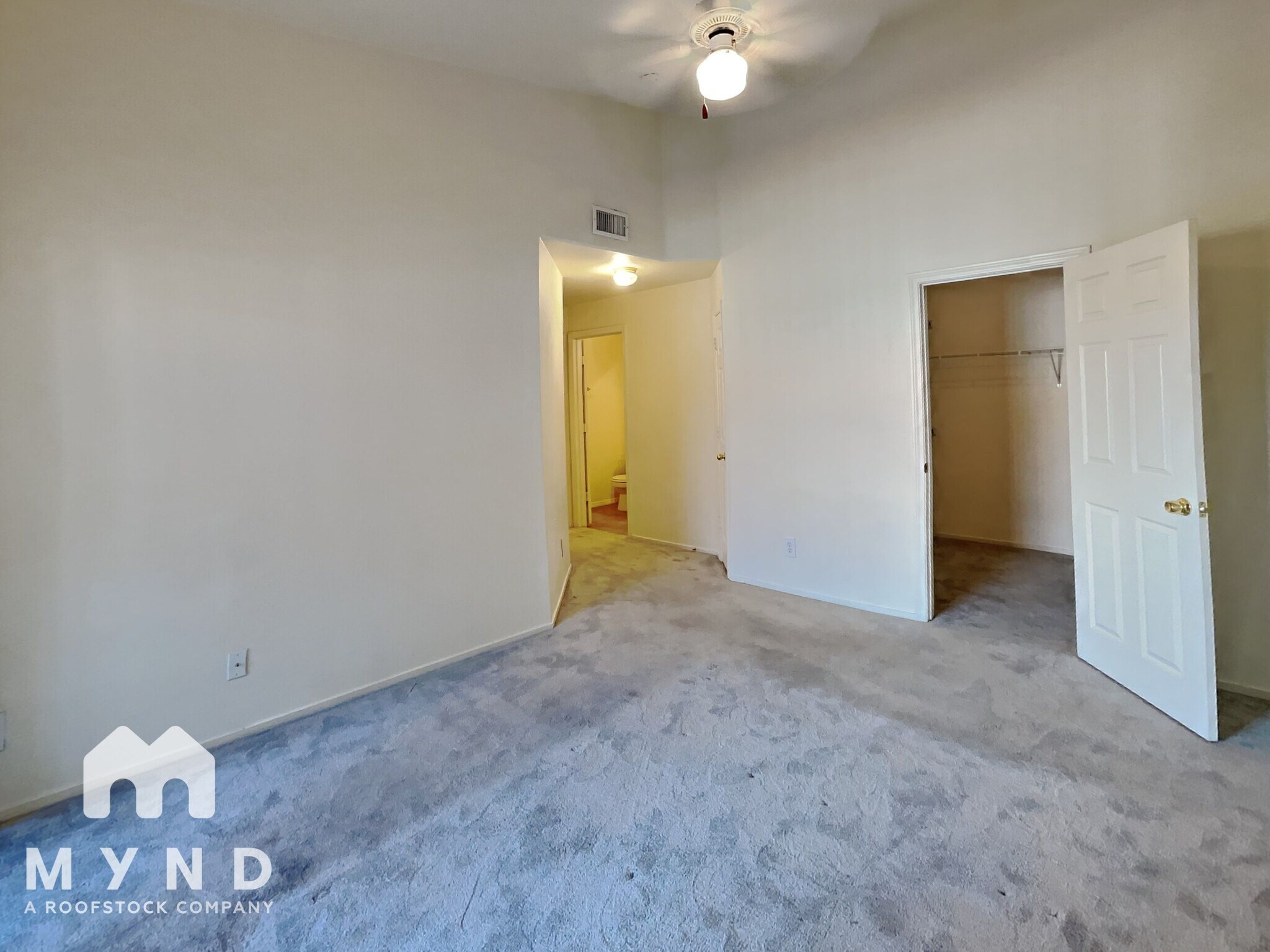 Building Photo - 5225 W Reno Ave