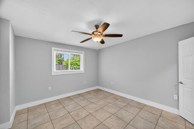 Building Photo - Spacious Gulfport Gem with Large Private Backyard and Plenty of Driveway Space