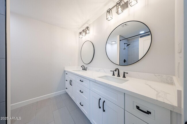 Building Photo - 11202 N 43rd Dr