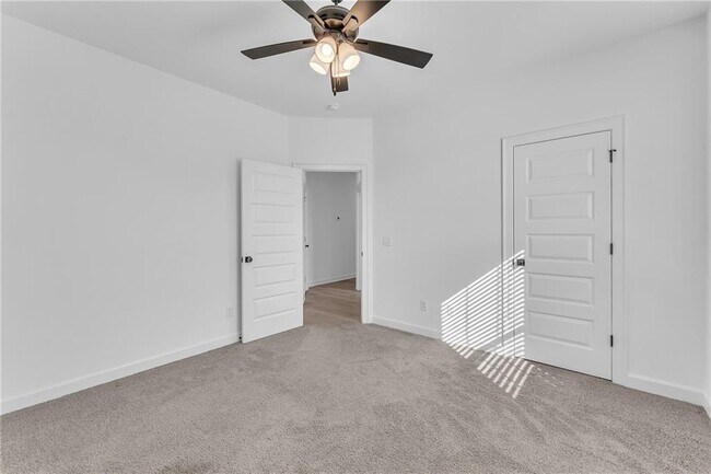 Building Photo - 2401 Abbott Ln