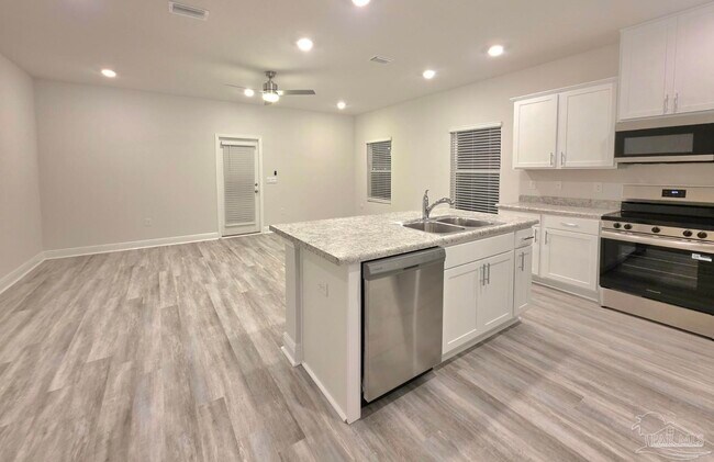Building Photo - 1411 Maritime Dr