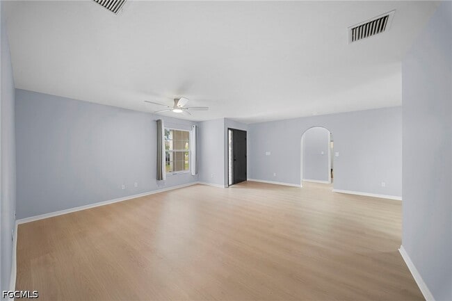 Building Photo - 15624 Sunny Crest Ln