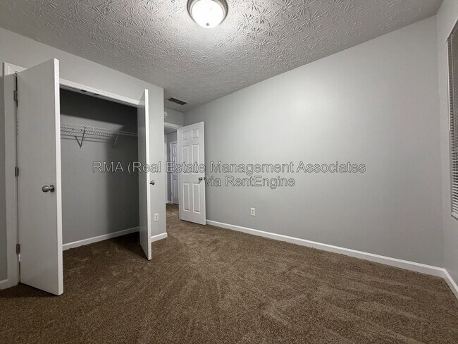 Building Photo - 1724 Carrington Dr