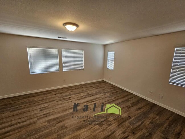 Building Photo - 359 Circulo Coronado