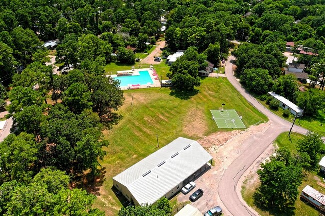 Building Photo - 9574 Darkwood St