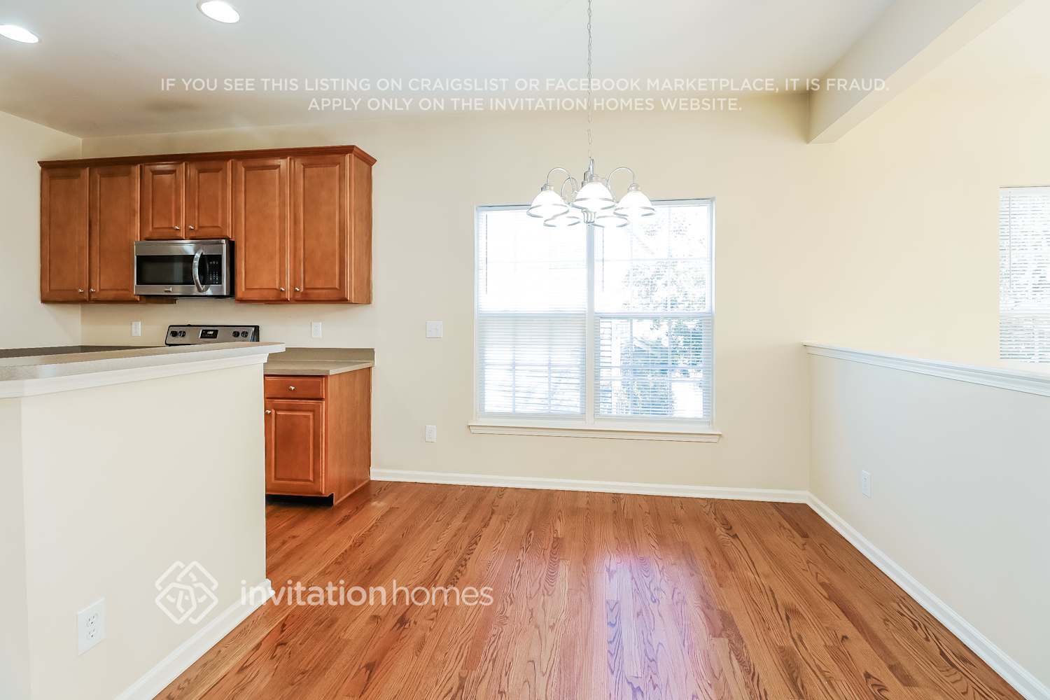Building Photo - 2201 Baggins Ln