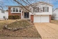 Building Photo - 335 Parma Dr