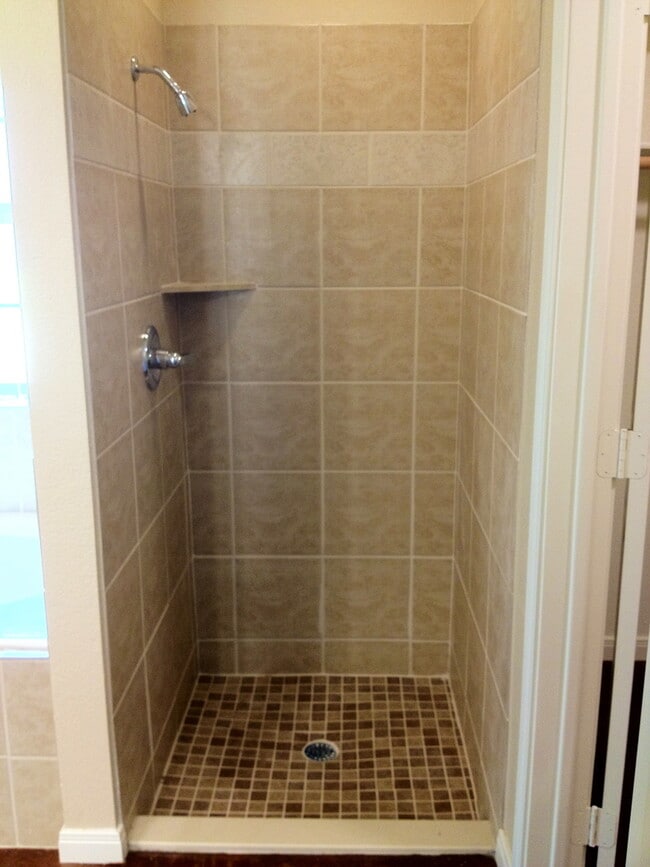 Building Photo - 205 Chapel Trail Cir
