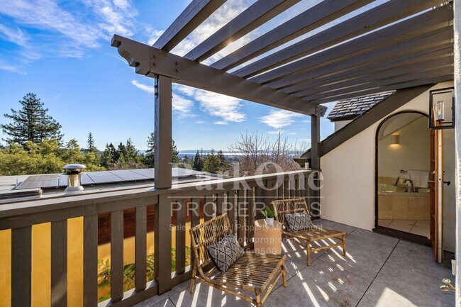 Building Photo - Short term, furnished possible for this magnificent home.