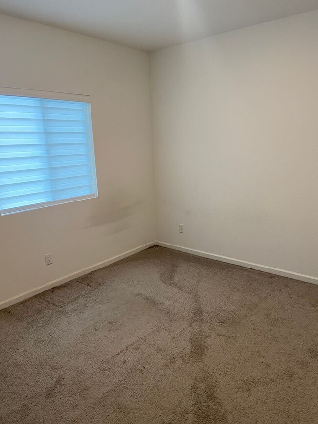 Building Photo - Cozy 3bdrm, 3 bath home in Rancho Cordova