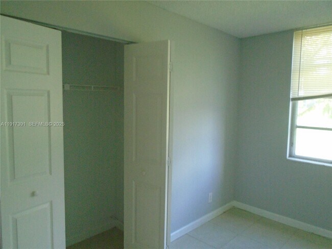 Building Photo - 7051 Environ Blvd