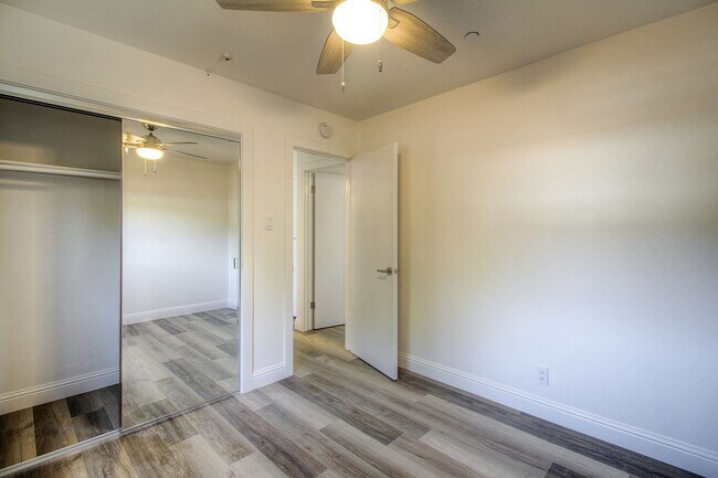 Building Photo - 303 Farmers Ln