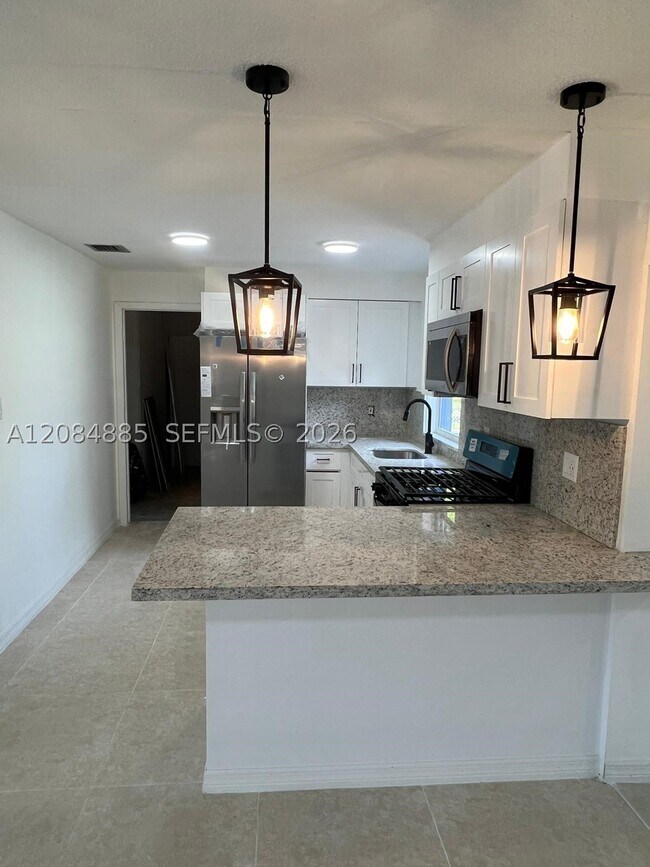 Building Photo - 3104 Tropic Blvd