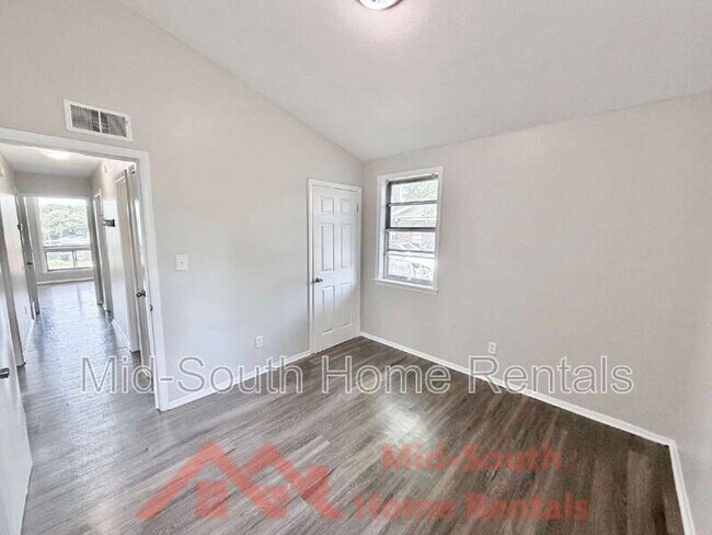 Building Photo - 2298 Dells Ave
