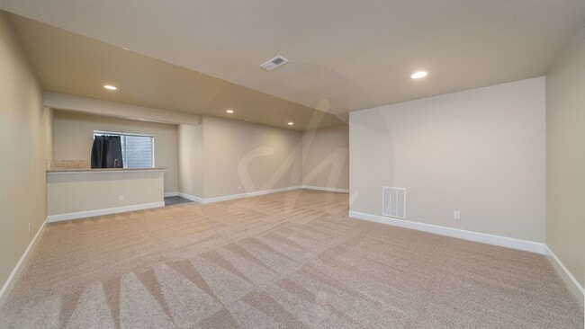 Building Photo - Stunning 4 Bedroom Patio Home in Flying Horse