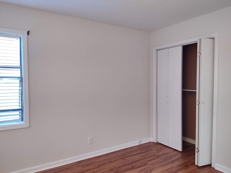 Building Photo - 110 Horizon River Dr