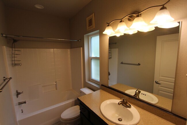 Building Photo - 504 S O'Leary St