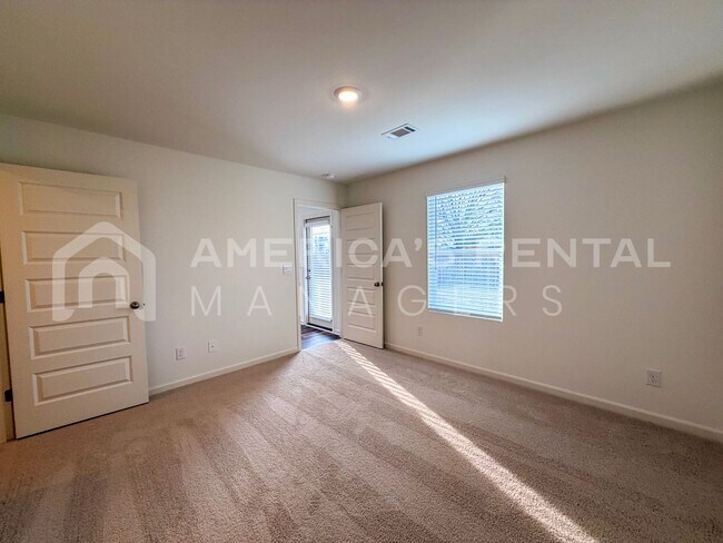 Building Photo - New Construction & Modern Living in Sandy Ridge!