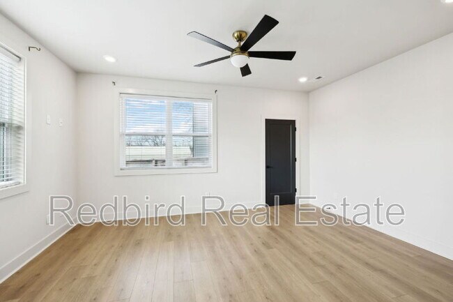 Building Photo - 2109 23rd Ave N
