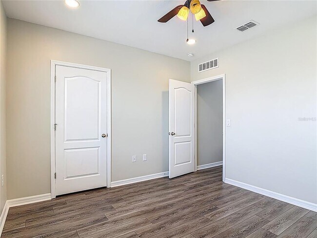 Building Photo - 3975 Silverstream Terrace