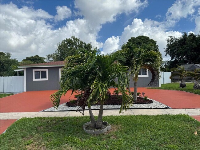 Building Photo - 6471 SW 27th Street
