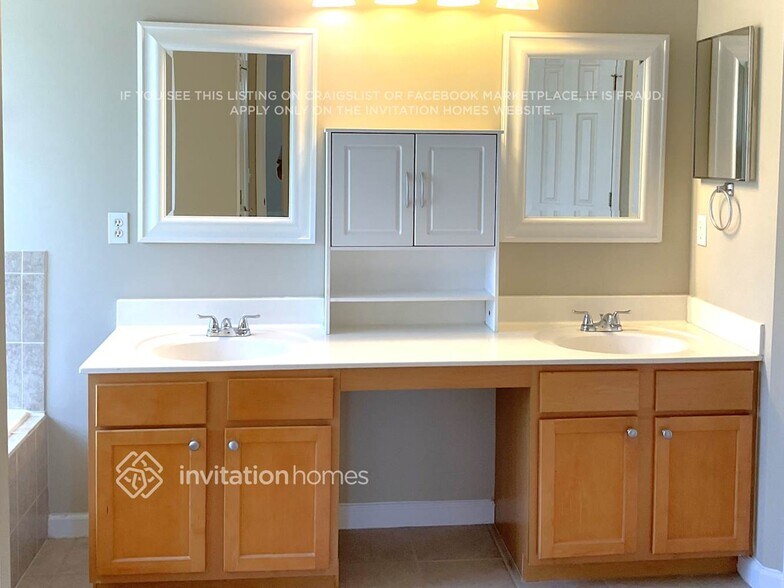 Building Photo - 609 Racoon Ct