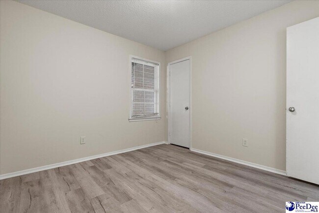 Building Photo - 319 Revell Dr