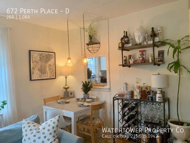 Building Photo - 672 Perth Pl