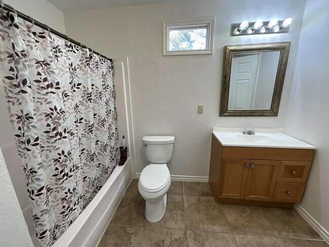 Building Photo - 2210 TX-31