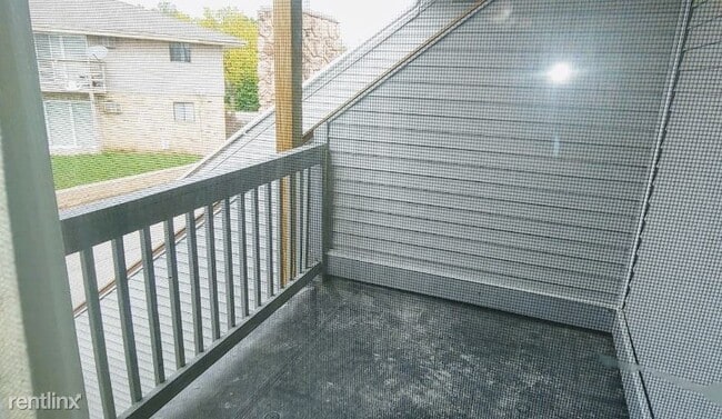 Building Photo - 2 br, 2 bath Townhome - 8329 W Northridge Ct
