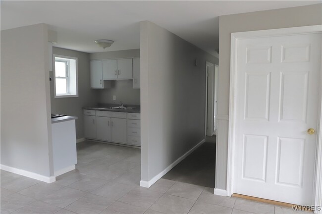 Building Photo - 209 Argus Dr
