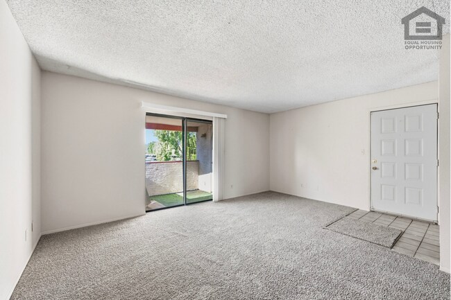 Building Photo - 2Bed/2Bath Second Floor Apartment at McDowell/44th St! Ready For Immediate Move-In! -- SECOND CHA...