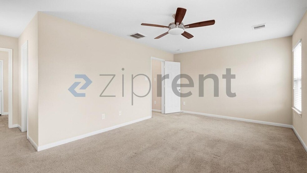 Building Photo - Unit