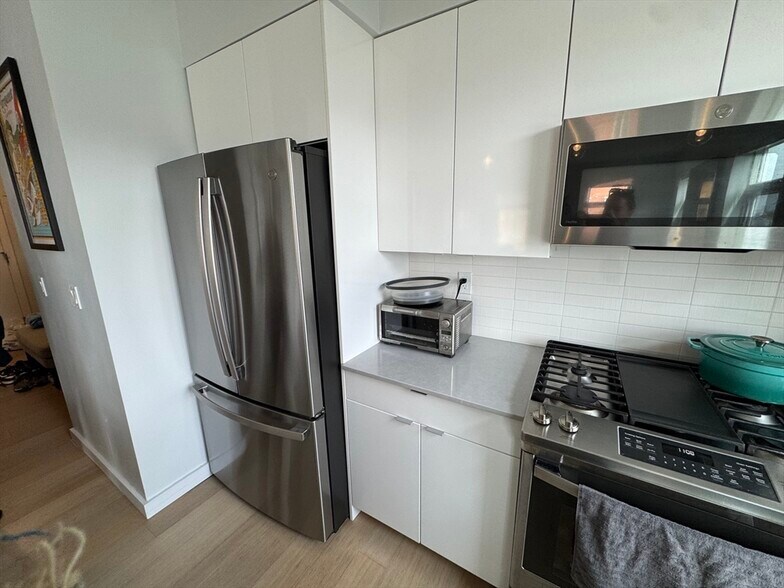 Building Photo - 1 Lisbon St