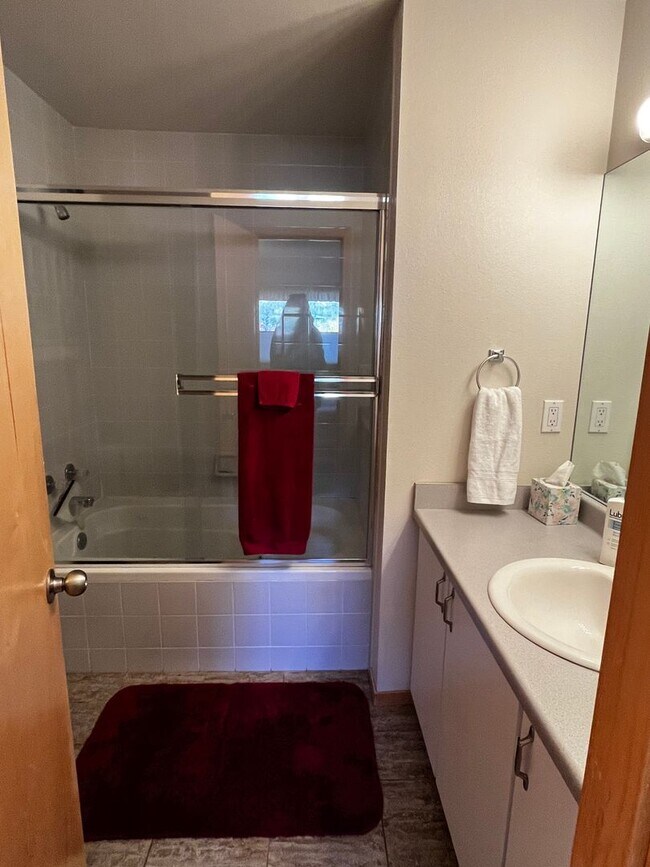 Building Photo - Long Term Rental- Lagoon Townhomes 737D